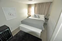 Gorgeous ski in/ski out home, central to the village in Plaza on the Ridge. Hotel in zona Big White Ski Resort