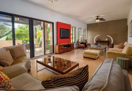 Spacious 3-bedroom apartment at Bristol Residence