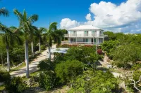 Villa DelEvan 4F - 12 min. walk from the pristine Long Bay Beach,
