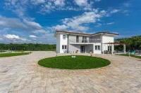 Villa Jelena | 4-Star Villa with Heated Pool, Privacy & Barbecue House - WiFi