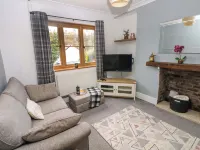 100 Cwmphil Road Hotels in Glynneath