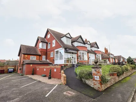 Caxton House Отели рядом с достопримечательностью «Skegness Clock Tower»