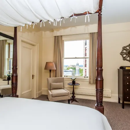 The Inn at the Union Club of British Columbia