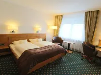 Eden-Hotel Hotels near Suedstadt