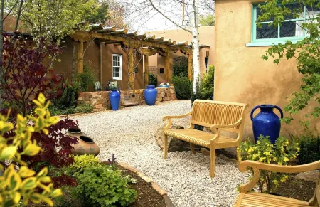 El Farolito B&B Inn Отели рядом с достопримечательностью «Публичная библиотека Санта-Фе»