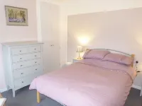 Amelia Cottage Hotels in Battle