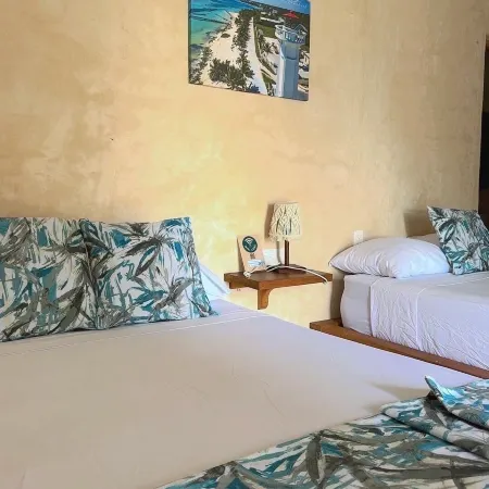 Hotel y Eco-Cabañas Azul María Bacalar