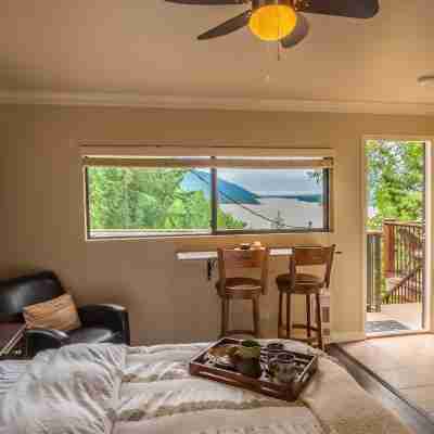 The Fraser River's Edge B&B Lodge Rooms