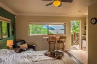 The Fraser River's Edge B&B Lodge - balcony