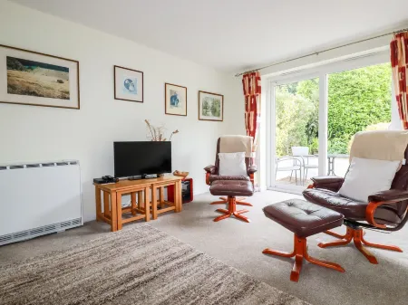 An Kres Отели рядом с достопримечательностью «Heligan Caravan and Camping Park»