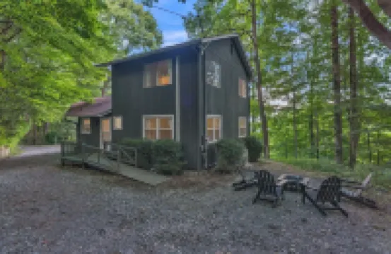 Blue Ridge Lookout Beautiful Modern Cabin - Nature Hikes and Pets Ok 4 Bedroom Cabin by Redawning