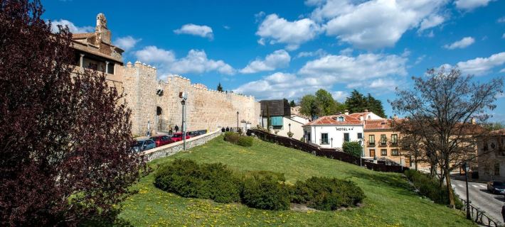 Hotel Puerta de la Santa Hotels in Ávila
