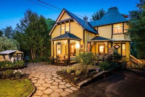 Les Matins de Victoria Hotels in Waterloo