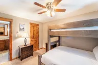 Lake Cliffe 303 Building E by Summit County Mountain Retreats Hotels in Dillon