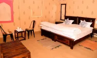 Vishco Paradise Resort Отели рядом с достопримечательностью «ДЖИП САФАРИ КХЕРИ»