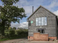 Black Lion Barn Retreat - Country Houses
