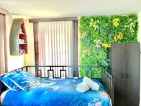 Work & Family Retreat: 4BR w/ Heated Pool, Fast Wi-Fi, Near Airport, Hard Rock