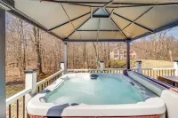 Hot Tub! Family Tobyhanna Getaway 12 Mi to Slopes - spa