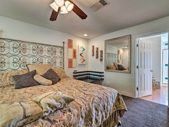 'Vegas Oasis' Home w/ Pool & Spa: 7 Miles to Strip