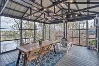 'The Chalet on Sinclair' w/ Private Dock & Kayaks! - 3-Star