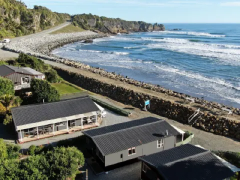Punakaiki Beachfront Motels Hotels in 