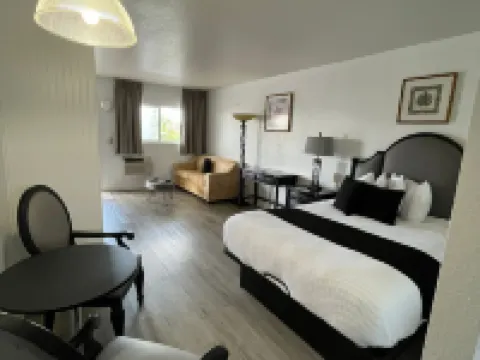 Holiday Isles Resort Hotels in Madeira Beach