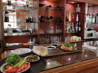 홀리데이 스위트 호텔 & 비치 리조트 Jounieh 호텔