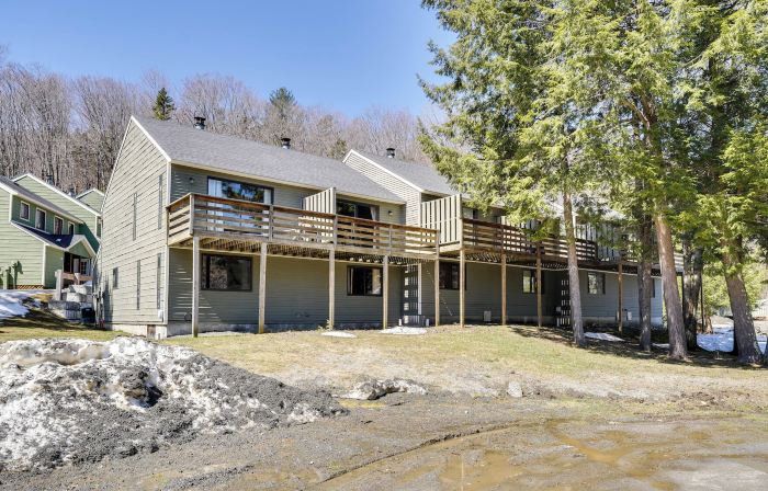 Relaxing Mountain Refuge: 4 Miles to Mt Snow!