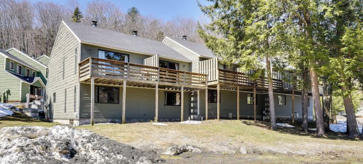 Relaxing Mountain Refuge: 4 Miles to Mt Snow! Hotels in Dover