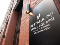 時代廣場佩斯塔納CR7飯店 第 5 航廈音樂廳（Terminal 5）附近的飯店