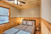 Silver Creek Cabin w/ Hiking < 1 Mi to Town! - Wifi