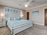 Come and Wind down and Relax at Family Tides! 6 Bedroom Villa by Peace Vacations Hotels in Georgetown