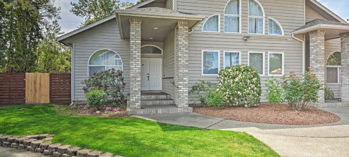 1 Mi to Drinks and Dining Getaway in Grants Pass Hotels in Grants Pass