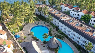 Travellers Beach Hotel & Spa Отели рядом с достопримечательностью «Mombasa Beach»