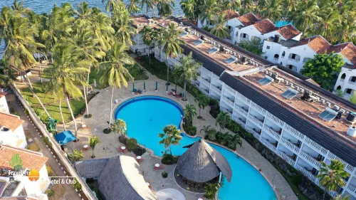 Travellers Beach Hotel & Spa