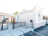 Casa Pellegrino Boutique Hotel Hotels near Hollywood Beach Trikke