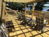 Relaxing 4 Bed-4 Bath w/ 3 King Beds, Sleeps 10, Private Dock & Slip Available!
