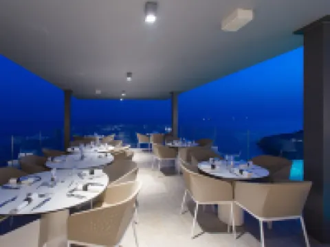 Noom Hotel Conakry Hotels in Conakry