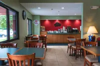 Super 8 by Wyndham Elgin - breakfast