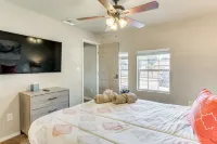 Lawton Home - 4 Mi to Museum of the Great Plains! - 3-Star