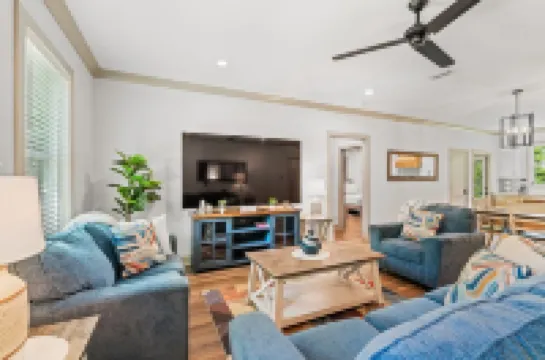 Charming 3-bedroom house in brilliant Foley with AC, WiFi