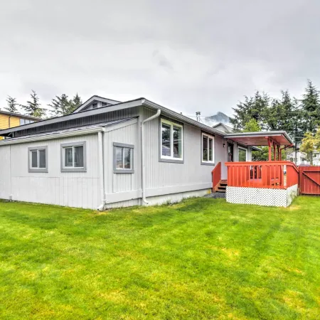 Walkable Sitka Getaway w/ Community Perks!