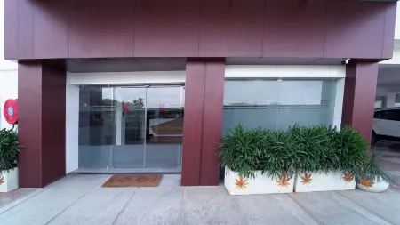 Kfour Apartment & Hotels Private Limited Отели в г. Терупаранкундрам