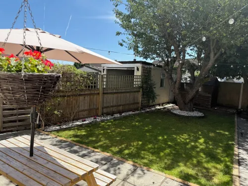 Free Parking | Private Garden | Fully Equipped | Family Friendly | Bus Stop Hotels in Littlemore