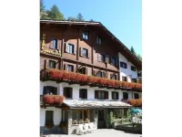 ホテル エーデルワイス クールマイユールのホテル