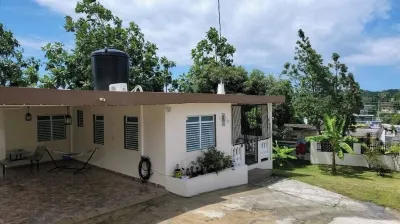 Charming and Cozy House in P.R 8 min to Rainforest Hotels near Junglequi Zipline Park