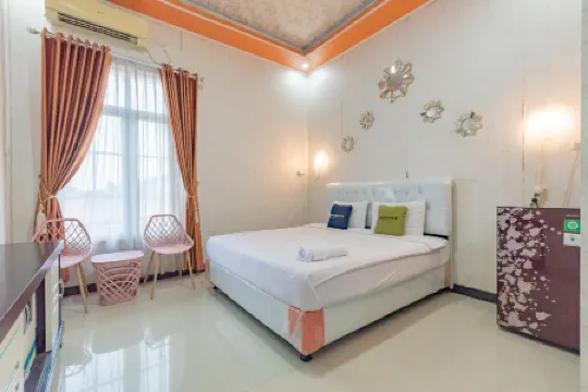 Urbanview Hotel Rifal Home Tegal