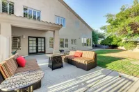 Free Heated Pool! Chandler Home w/ Fire Pit - spa