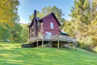 Tranquil 3 BR Stockbridge House w/ Private Deck! - Wifi
