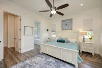 Gorgeous 4-bedroom house steps to Historic Folsom's Sutter Street & Lake Natoma